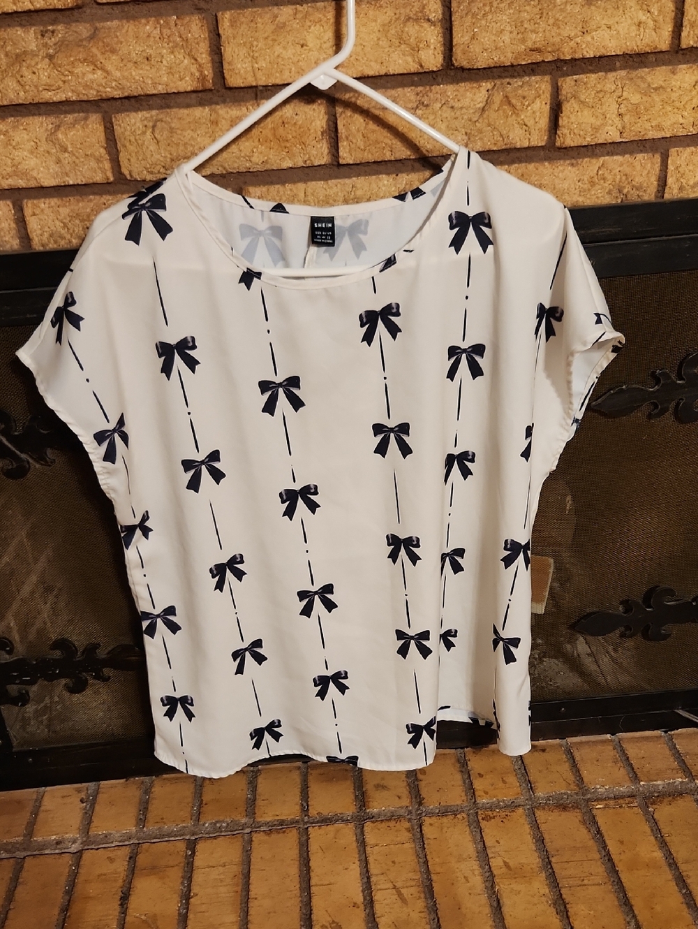 SHEIN White Short Sleeve Blouse with Navy Bow Print
